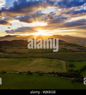 Sonnenuntergang über Große Fatra Gebirge in der Slowakei Stockfoto