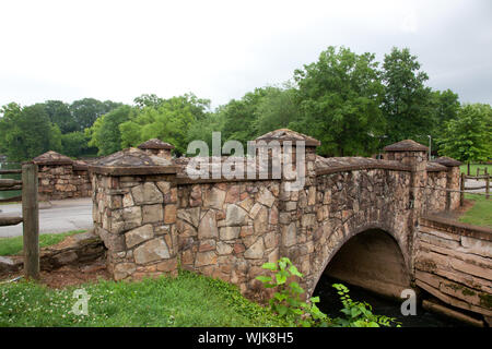 Historische Brücke von der WPA, Spring Park, Tuscumbia, Alabama gebaut Stockfoto