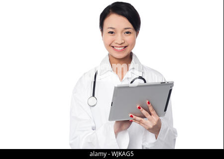 Ärztin mit TabletPC Stockfoto