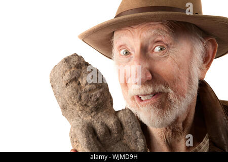 Abenteurer oder Archäologe in braune Lederjacke mit idol Stockfoto