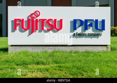 Fujitsu und PFU America Schild am Büro im Unternehmen im Silicon Valley, High-tech Hub der San Francisco Bay Area. Stockfoto