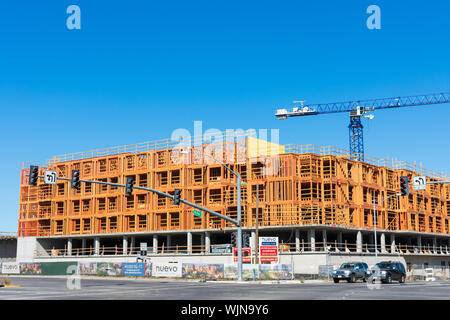 Street View der Wohnungsneubau Nuevo von SummerHill Home Builder im Silicon Valley in der Nähe des Lawrence Bahnhof Stockfoto