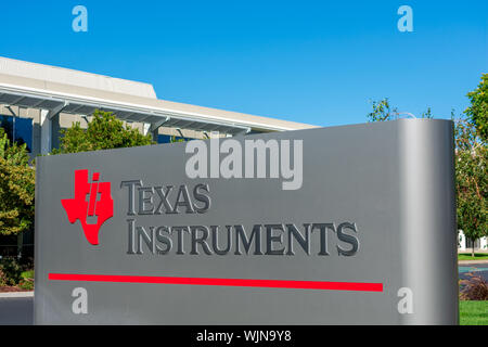 Texas Instruments Schild am Halbleiter Unternehmen im Silicon Valley, High-tech Hub der San Francisco Bay Area. Stockfoto