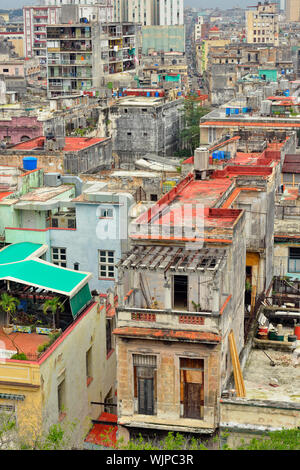 Street Fotografie in der Altstadt von Havanna - Blick auf den Central Havanna vom Parque Central Hotel Dach, La Habana (Havanna), Havanna, Kuba Stockfoto