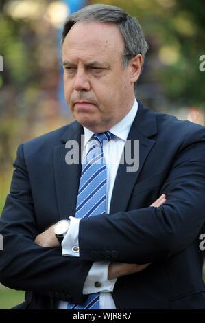 London, UK, 3. September 2019 Nigel Alexander Dodds OBE MP nordirischer Anwalt und unionistische Politiker. Mitglied des Parlaments für Belfast North, stellvertretende Vorsitzende der Democratic Unionist Party seit Juni 2008. Die Politiker auf College Green als Rebellen Herausforderung Für die Kontrolle der Commons. Credit: JOHNNY ARMSTEAD/Alamy leben Nachrichten Stockfoto