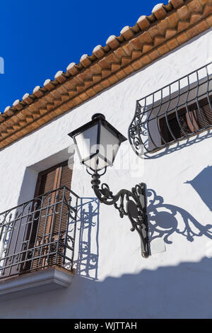 Altes Dorf Altea in weiß getüncht typisch mediterran in Alicante Spanien Stockfoto