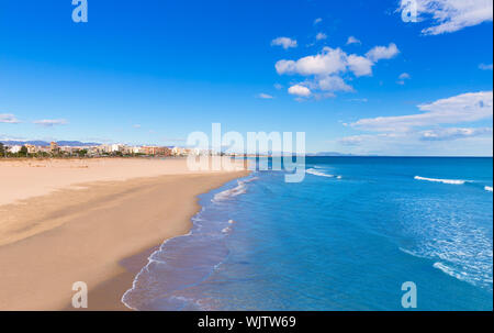 Sagunto Strand in Valencia im sonnigen Tag im Mittelmeer-Spanien Stockfoto