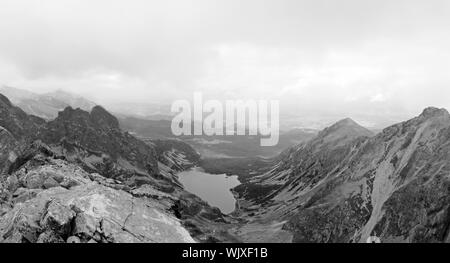 Panorama der polnischen Tatra an einem bewölkten Tag Stockfoto