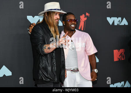 Billy Ray Cyrus und ASAP Ferg nehmen an der 2019 MTV Video Music Awards im Prudential Center am 26. August 2019 in Newark, New Jersey. Stockfoto