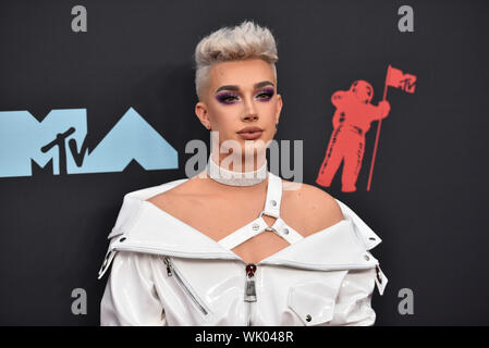 James Charles besucht die 2019 MTV Video Music Awards im Prudential Center am 26. August 2019 in Newark, New Jersey. Stockfoto