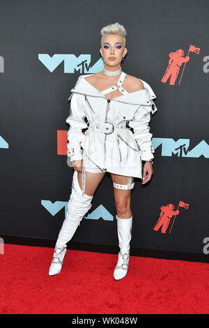 James Charles besucht die 2019 MTV Video Music Awards im Prudential Center am 26. August 2019 in Newark, New Jersey. Stockfoto