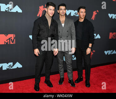 Jonas Brothers - Nick Jonas, Joe Jonas, Kevin Jonas der 2019 MTV Video Music Awards im Prudential Center besuchen am 26. August 2019 in Newark, New J Stockfoto