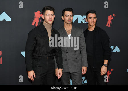 Jonas Brothers - Nick Jonas, Joe Jonas, Kevin Jonas der 2019 MTV Video Music Awards im Prudential Center besuchen am 26. August 2019 in Newark, New J Stockfoto