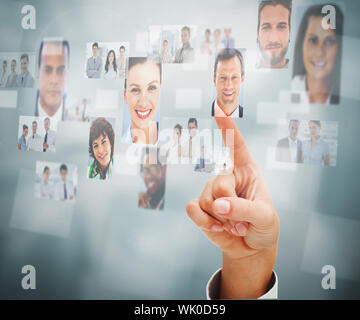 Nahaufnahme des Mannes ein Profilbild auswählen Stockfoto