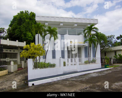 Einige der aufwendigen Mausoleen an der Chinesischen Norden Friedhof in Manila, Philippinen. Einige Gräber sind größer als Apartments! Stockfoto