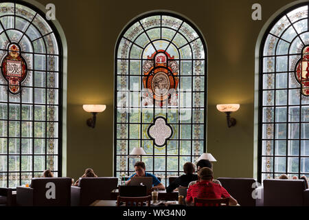 Innenraum der Hutzler Leseraum in Gilman Hall, an der Johns Hopkins Universität in Baltimore, Maryland Stockfoto