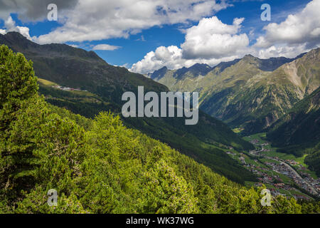 Fahrt von Sölden in den Gaislachkogel, Ötztal, Tirol, Österreich Stockfoto