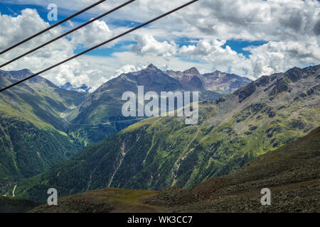 Fahrt von Sölden in den Gaislachkogel, Ötztal, Tirol, Österreich Stockfoto