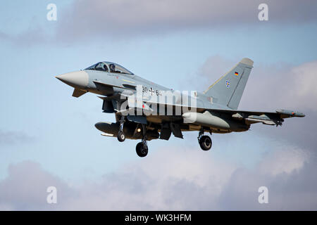 Deutsche Luftwaffe Typhoon FGR 4 an RAF Waddington, Lincolnshire, Großbritannien. Die Teilnahme an Übung Cobra Krieger 2019. Stockfoto