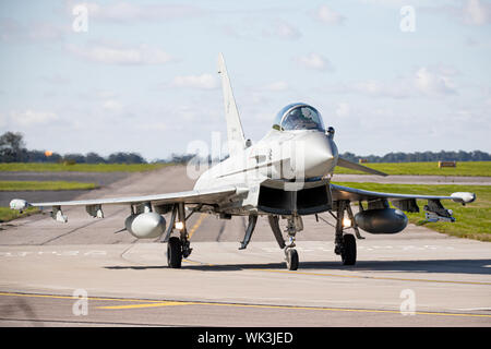 Italienische Luftwaffe Taifune an RAF Waddington, Lincolnshire, Großbritannien. Die Teilnahme an Übung Cobra Krieger 2019. Stockfoto
