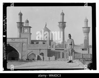 Irak. Kerbela. Zweite heilige Stadt der schiitischen Muslime. Die große Moschee mit Kuppel und Minaretten, die mit Gold überzogen Stockfoto