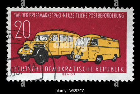 Stempel ausgestellt in Deutschland - Demokratische Republik (DDR) Zeigt das Post-Fahrzeuge, Tag der Briefmarke, um 1960. Stockfoto