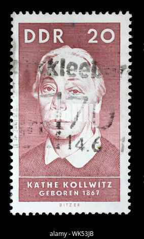 Stempel ausgestellt in Deutschland - Demokratische Republik (DDR) zeigt Käthe Kollwitz (1867-1945), Maler und Graphiker, berühmte Frauen Serie, ca. 1957. Stockfoto