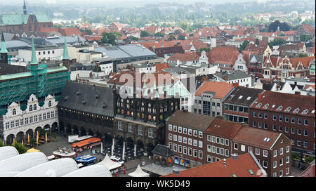 Lübeck, Deutschland - 07. 26. 2015 - Luftbild vom Rathaus in der Altstadt, schöne Architektur, sonnigen Tag Stockfoto