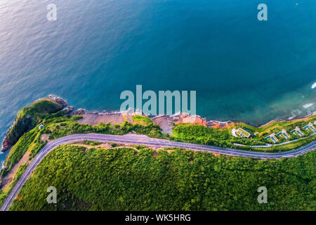 Luftaufnahme von DT 6571 Straße von Nha Trang Stadt zu Cam Ranh Stadt, Khanh Hoa, Vietnam. Stockfoto