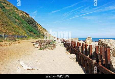 Blick auf Meer und Felsen im nördlichen Norfolk westlich von Mundesley, Norfolk, England, Vereinigtes Königreich, Europa. Stockfoto