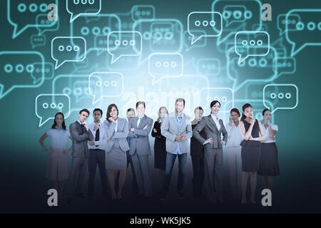 Digital composite Business Team gegen Sprechblase Hintergrund Stockfoto