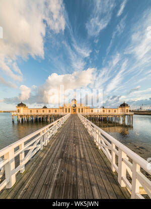 Die alten open air Bath House (kallbadhuset) in Varberg, Halland, Schweden, Skandinavien. Stockfoto