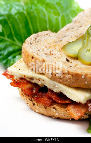 Ein Western-Sandwich (Denver Sandwich) hergestellt aus Omelett und Speck. Stockfoto