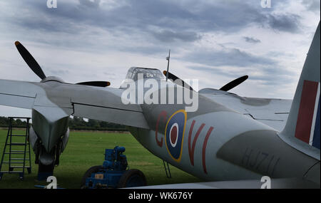 Mosquito NF 11 night Fighter unter Wiederherstellung im East Kirkby, Lincolnshire, Großbritannien. Stockfoto