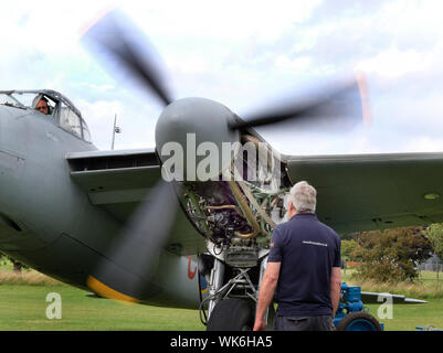 Mosquito NF 11 night Fighter unter Wiederherstellung im East Kirkby, Lincolnshire. Stockfoto