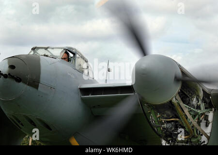 Mosquito NF 11 night Fighter unter Wiederherstellung im East Kirkby, Lincolnshire. Stockfoto