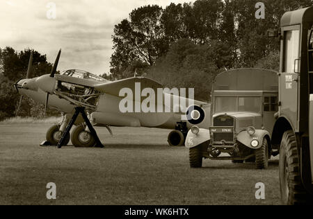 Mosquito NF 11 night Fighter unter Wiederherstellung im East Kirkby, Lincolnshire. Stockfoto