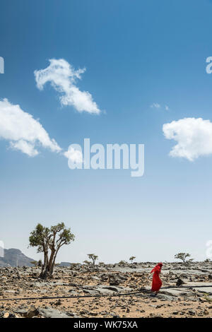 Bild der Beduinen Frau auf Jebel Shams in Oman Stockfoto