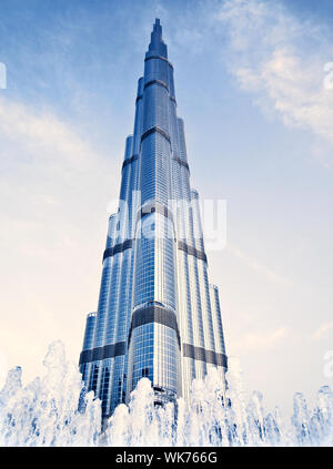 DUBAI, VAE - 16. Februar: Burj Khalifa - weltweit den höchsten Turm der Welt auf 828 m, in der Innenstadt von Dubai, Burj Dubai am 16. Februar 2012 in Dub entfernt Stockfoto