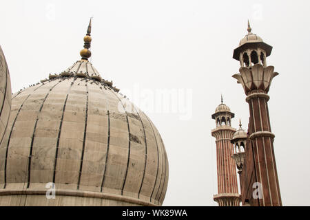 Low-Winkel-Ansicht einer Moschee, Jama Masjid, Alt-Delhi, Indien Stockfoto