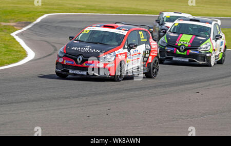 Renault Clio Cup Praxis in Oulton Park, Auto 23, Ethan Hammerton, Team hart Stockfoto