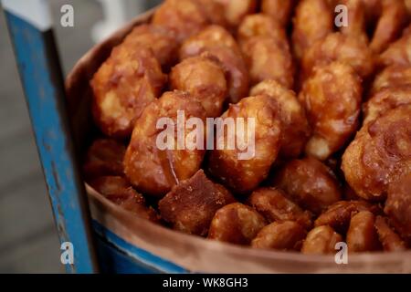 Gemblong. Gebratener Klebreis Brötchen von West Java. Stockfoto