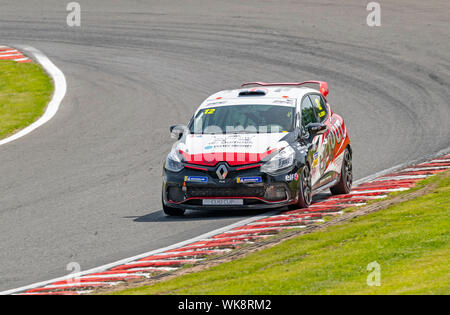 Renault Clio Cup Praxis in Oulton Park, 12, Brett Lidsey, MRM Stockfoto