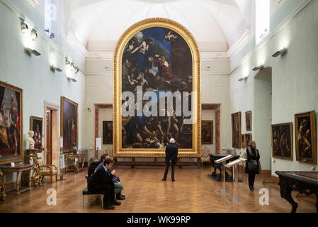 Rom. Italien. Die Pinacoteca Capitolina, Kunstgalerie, die Kapitolischen Museen. Musei Capitolini. Center ist guercino das Altarbild, La sepoltura di Santa Petr Stockfoto