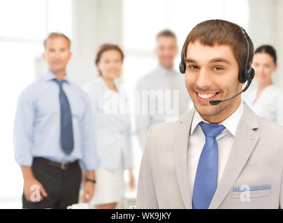 freundlich männlichen Helpline operator Stockfoto