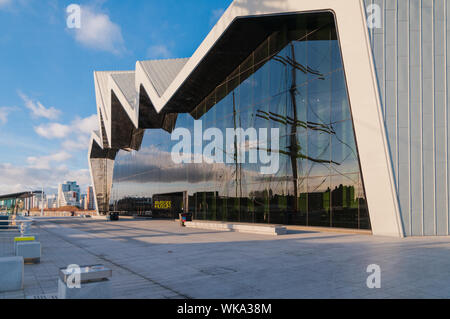 SV Glenlee Segelschiff im Windows Riverside Museum für Verkehr und Reisen Yorkhill Quay Glasgow Schottland wider Stockfoto