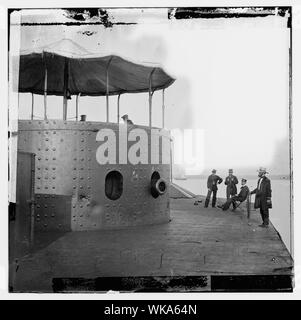 James River, Virginia. Deck und Revolver der U.S.S. Monitor vom Bug gesehen (d. h. Stern) Zusammenfassung: Ausgewählte Bürgerkrieg Fotografien, 1861-1865 Stockfoto