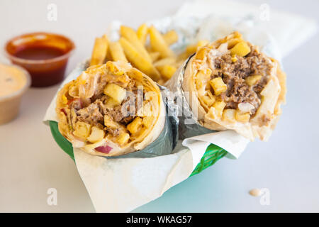 Rindfleisch burgerito Mischung aus einem Burger und burrito Stockfoto