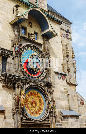 Prager astronomische Uhr am historischen gotischen Gebäude des Alten Rathauses Prager Uhr auf dem Altstädter Ring Tschechische Republik Europa Stockfoto