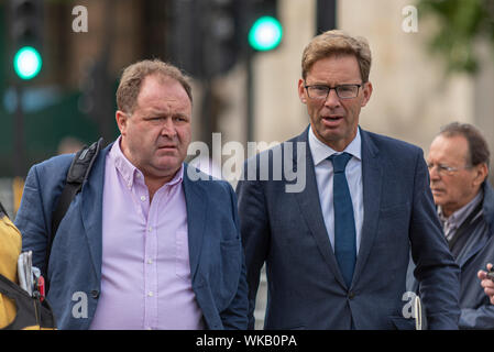 Tobias Ellwood MP anreisen, als Parlament wieder aufgenommen nach der Sommerpause mit neuen Premierminister Boris Johnson diskutieren Kein Deal Brexit und vertagen Stockfoto